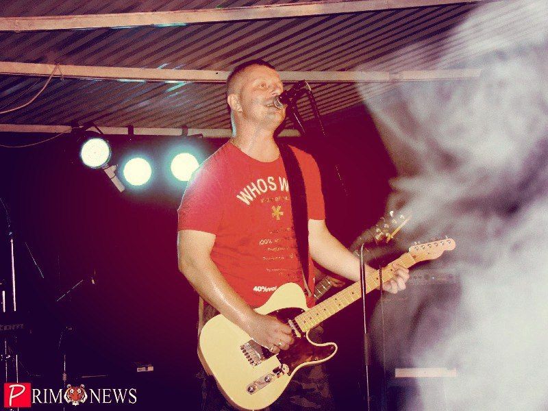 Приморский рокер Иван Панфилов поздравил слушателей с Международным днём музыки