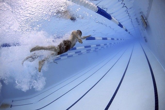 Совет: как научить ребёнка плаванию