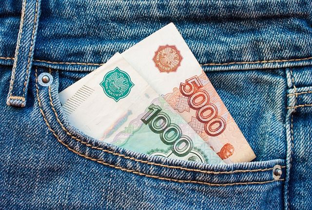 Во Владивостоке женщина за два года работы в банке украла из него более шести млн рублей