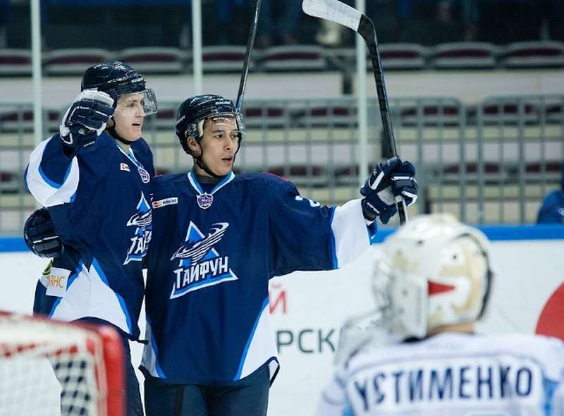 Хоккеисты «Тайфуна» впервые победили во Владивостоке