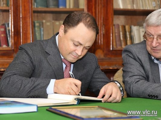 Суд не допустил к защите экс-мэра Владивостока Игоря Пушкарёва его сына Павла