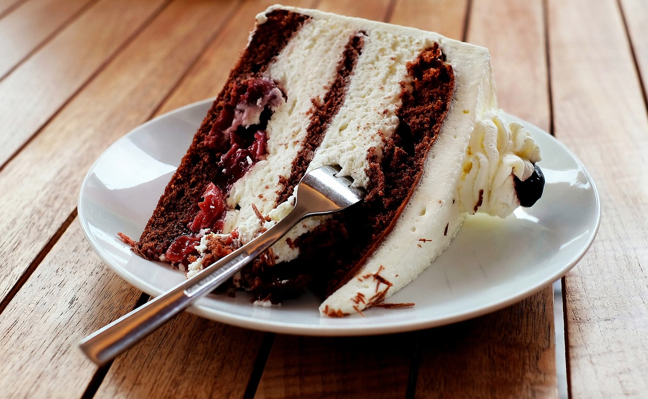 На что обратить внимание при выборе размера свадебного торта?