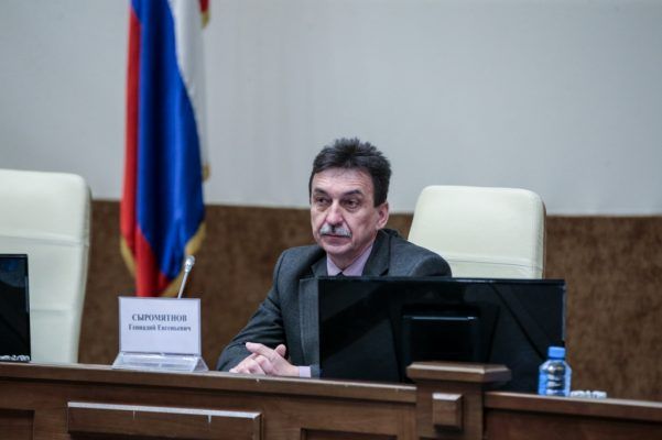 Отправлены в отставку вице-губернаторы Приморья Сыромятнов и Сухов