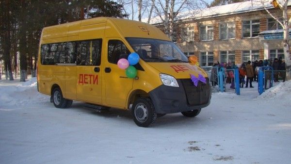 Новые школьные автобусы передали в Красноармейский район Приморья