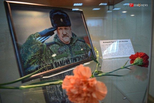 Средней школе №25 в Уссурийске присвоено имя Героя России Валерия Асапова