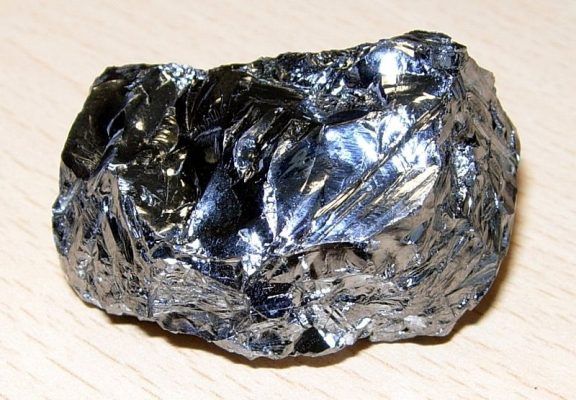 В ДВФУ выявили ценные свойства «чёрного» кремния