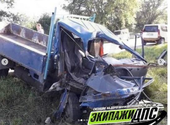 Кабина всмятку: водитель грузовика получил множественные переломы в результате ДТП в Приморье