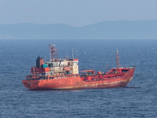 Чтобы остановить танкер из Владивостока, корейской береговой охране пришлось стрелять