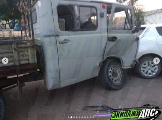 Во Владивостоке лихой Mark II «влетел» в УАЗ, который откинуло на другое авто