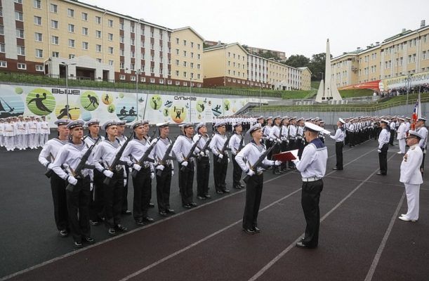 Почти 250 курсантов ТОВВМУ приняли присягу во Владивостоке