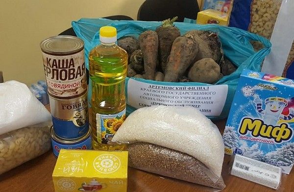 Во Владивостоке собирают продукты для студентов, лишившихся переводов из-за рубежа