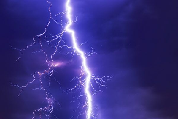 Ливни, сильный ветер, грозы: МЧС предупредило о непогоде в Приморье