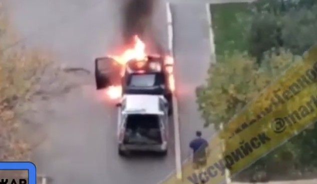 В Приморье автомобилист протаранил две машины и поджёг одну из них