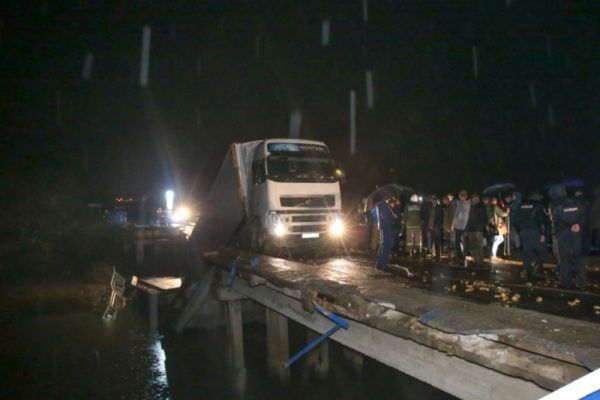 В Приморье ищут очевидцев того, что военные якобы перевозили технику по мосту, который позже обрушился