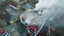 Во Владивостоке сгорел крупный торговый центр, который ранее закрывали из-за нарушений