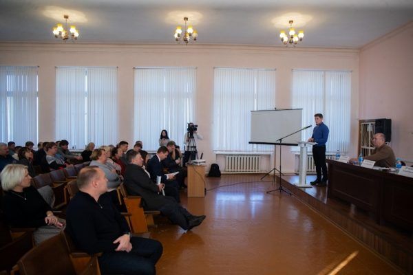 Олег Кожемяко: «Люди мне жалуются, что куб дров стоит больше двух тысяч рублей»