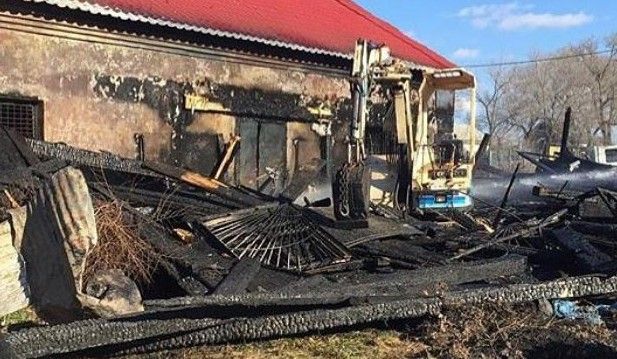 Жители села в Приморье помогали спасать продукты в магазине от огня