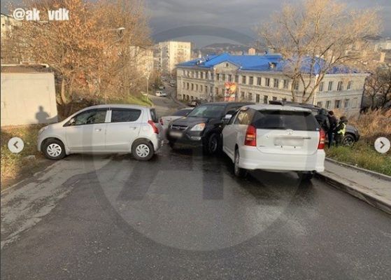 Массовое ДТП во Владивостоке: столкнулись сразу пять машин