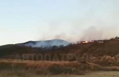 Очевидец сообщил о лесном пожаре, который угрожает посёлку в Приморье