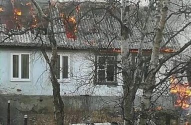 Жилой дом полностью сгорел в Приморье