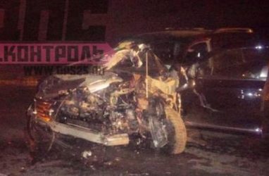 Серьёзное ДТП во Владивостоке: один человек погиб, машина сгорела