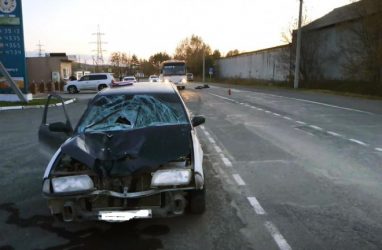 В Приморье 55-летний мужчина погиб под колёсами машины