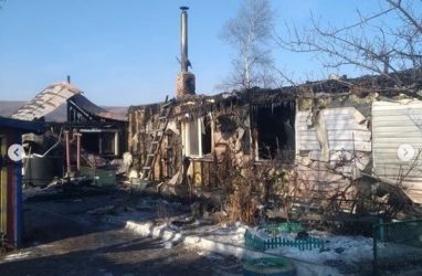 «Женщина получила 40% ожогов»: в Приморье объявили сбор средств погорельцам