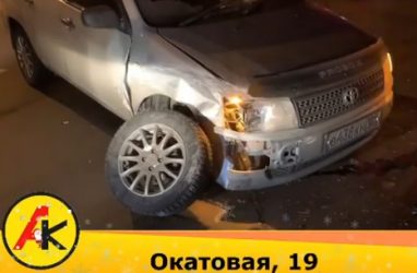Во Владивостоке у иномарки вырвало колесо в ДТП