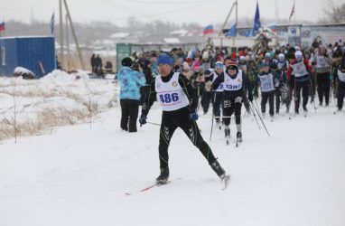 Лыжный забег собрал сотни спортсменов в Приморье