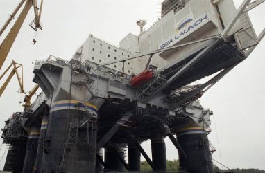 В Приморье прибыла огромная стартовая платформа плавучего космодрома «Морской старт»