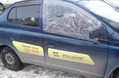 В Приморье автомобили таксистов стали расстреливать из пневматики