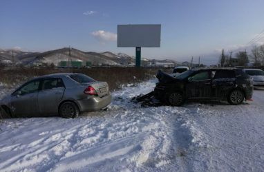 В Приморье 68-летний водитель погиб в лобовом ДТП