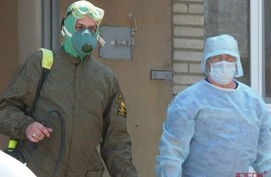Медработники стали жить в больнице Владивостока, где борются с коронавирусом