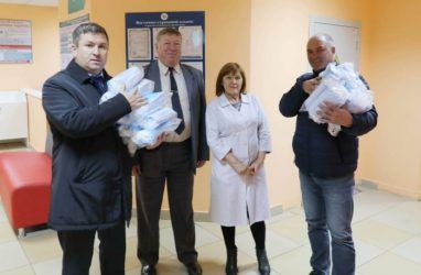 Бизнесмены передали одному из районов Приморья 100 тыс. медицинских масок