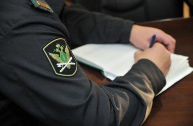 В Приморье судебные приставы арестовали караоке-бар