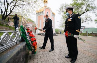 Во Владивостоке почтили память героев-политехников, павших в Великой Отечественной войне