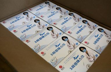 Приморью передали 50 тысяч медицинских масок от правительства города Хуньчунь