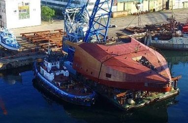 Славянский СРЗ отправил на «Звезду» построенные блоки надстройки судна снабжения