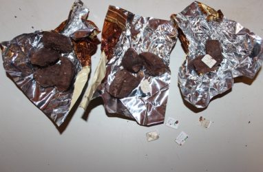 SIM-карты в шоколадных конфетах не смогли пронести в СИЗО Владивостока