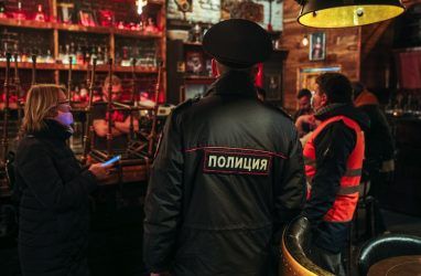 Владельцам заведений во Владивостоке посоветовали не шутить с законом: идут проверки