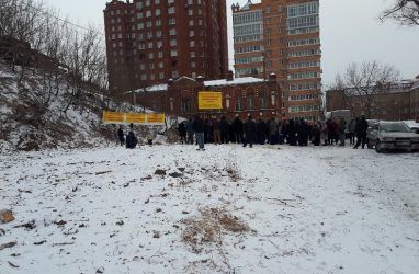 Суд согласился с намерением властей Владивостока отобрать земельный участок у застройщика