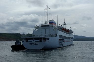 Госпитальное судно «Иртыш» вернулось во Владивосток после дальнего похода