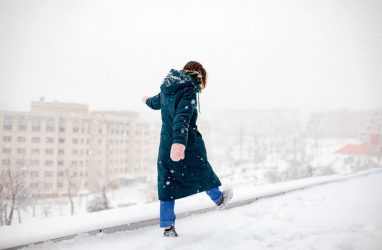 Во Владивостоке 3 марта пошёл снег