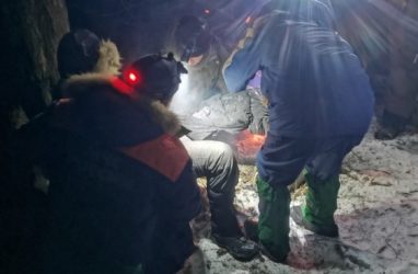 В Приморье спасли туристку, которая сломала ногу на горе Пидан