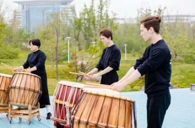 Новые барабаны от корейской провинции Чолла передали коллективу из Владивостока