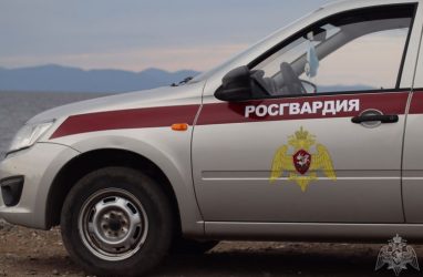 Пьяный хулиган требовал 9000 литров бензина на АЗС во Владивостоке