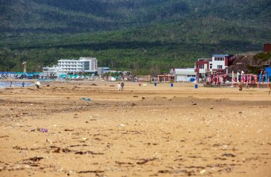 «Страх и ужас»: что происходит на главном пляже Приморья