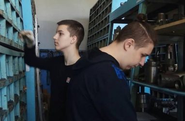 Приморские школьники поработают летом на машиностроительном заводе