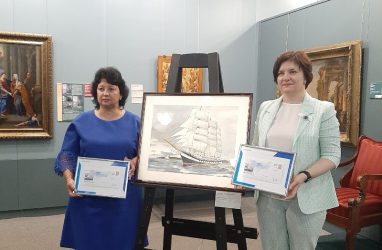 Собрание художественных открыток и конвертов представили к 55-летию Приморской государственной картинной галереи