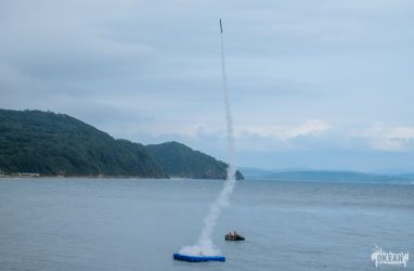 В пригороде Владивостока устроили запуск ракет с двигателем на карамели